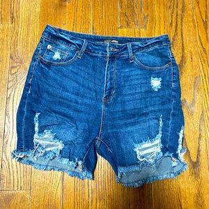 Blue jeans for women from Fashion Nova